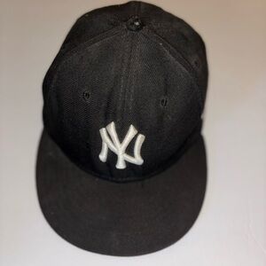 New Era Black 59FIFTY NY Yankees Fitted Cap